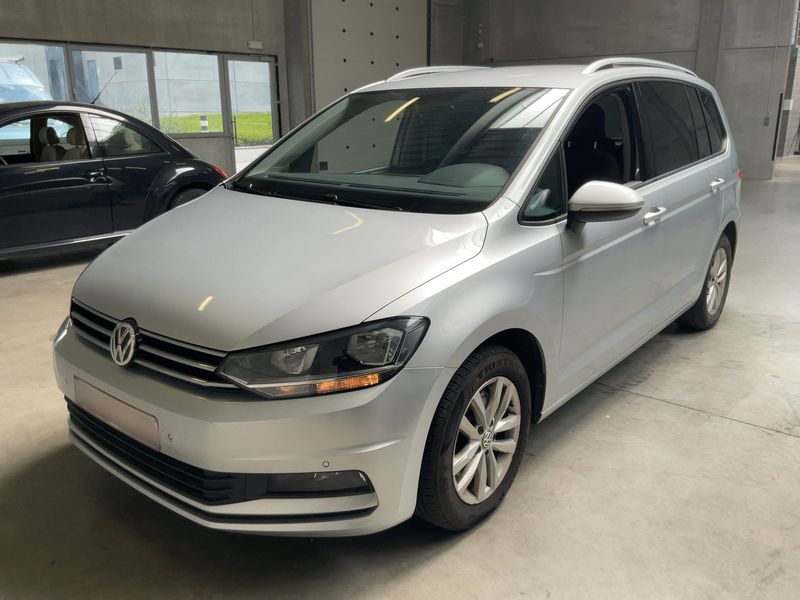 Volkswagen Touran 1.6 TDI Confortline Business BlueMotion Tech 2018 – снимка 1