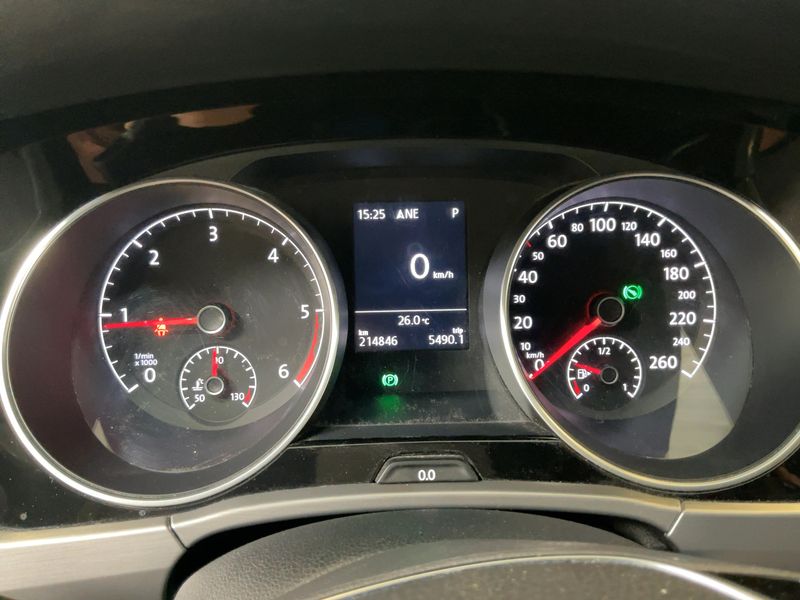 Volkswagen Touran 1.6 TDI Confortline Business BlueMotion Tech 2018 – снимка 18