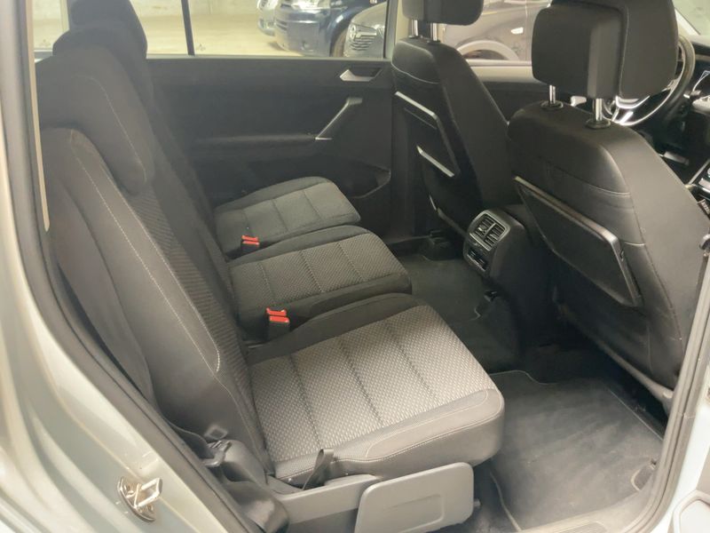 Volkswagen Touran 1.6 TDI Confortline Business BlueMotion Tech 2018 – снимка 19