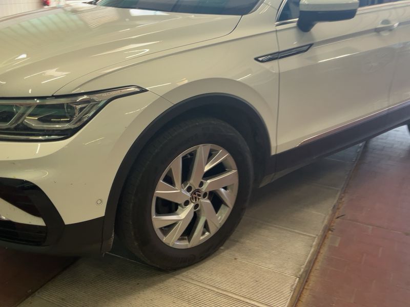 Volkswagen Tiguan 2.0 TDI Elegance 4Motion 2021 – снимка 2