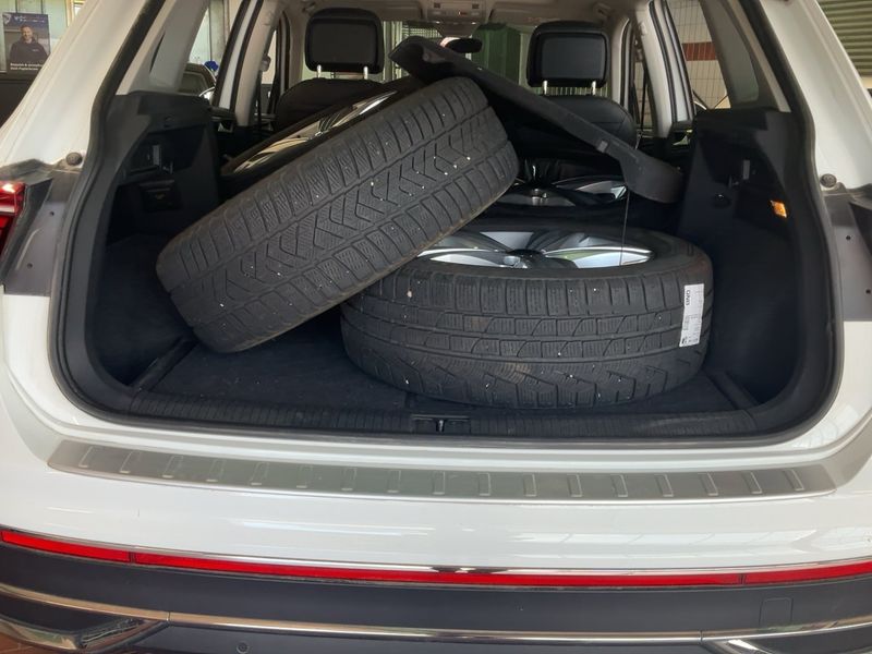 Volkswagen Tiguan 2.0 TDI Elegance 4Motion 2021 – снимка 16