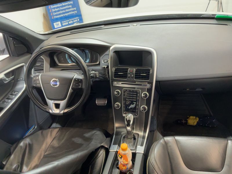Volvo XC60 2.0 D4 Summum 2WD 2015 – снимка 18