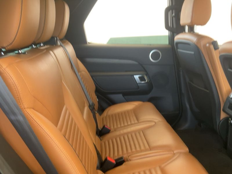Land Rover Discovery 5 3.0 SD V6 HSE — zdjęcie 14