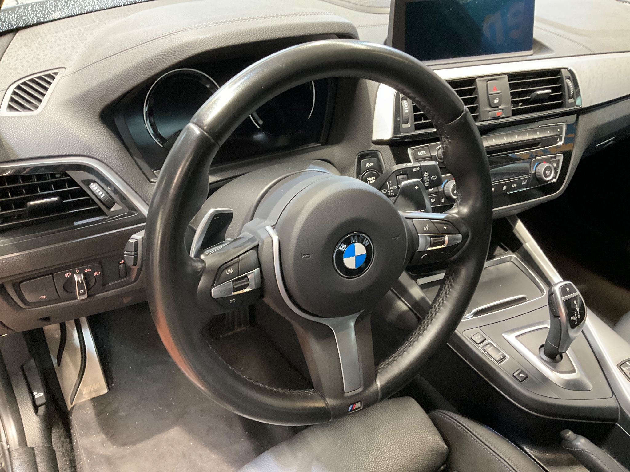BMW 1er M140i Special Edition photo BMW 1er M140i Special Edition