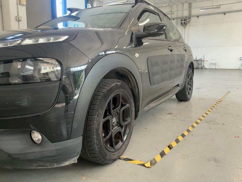 Citroen C4 Cactus 1.2 e-VTi Feel — zdjęcie 2