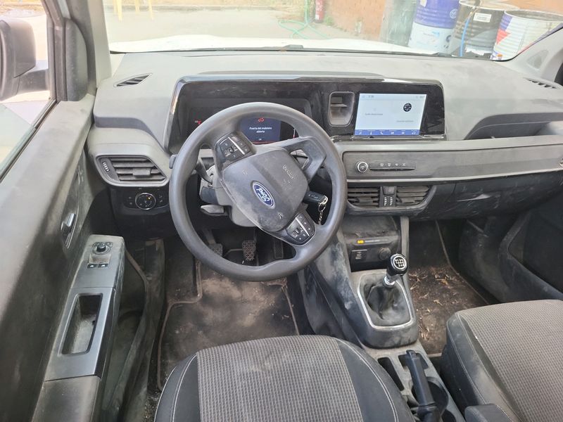 Ford Tourneo Courier 1.0 EcoBoost Trend — zdjęcie 10