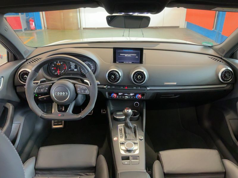 Audi RS 3 Sportback 2.5 TFSI quattro — zdjęcie 12