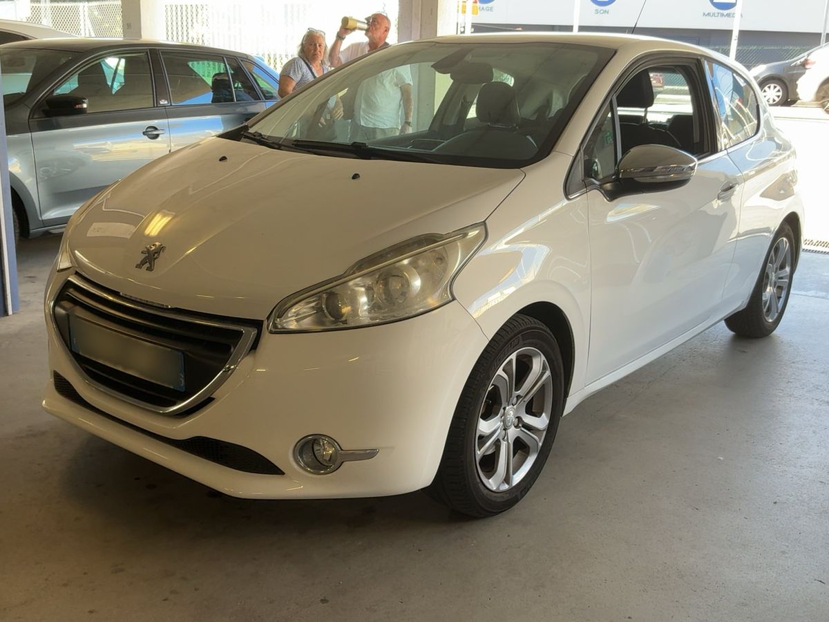 Peugeot 208 2015