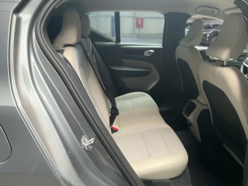 Volvo XC40 2.0 D3 Momentum 2WD — zdjęcie 14