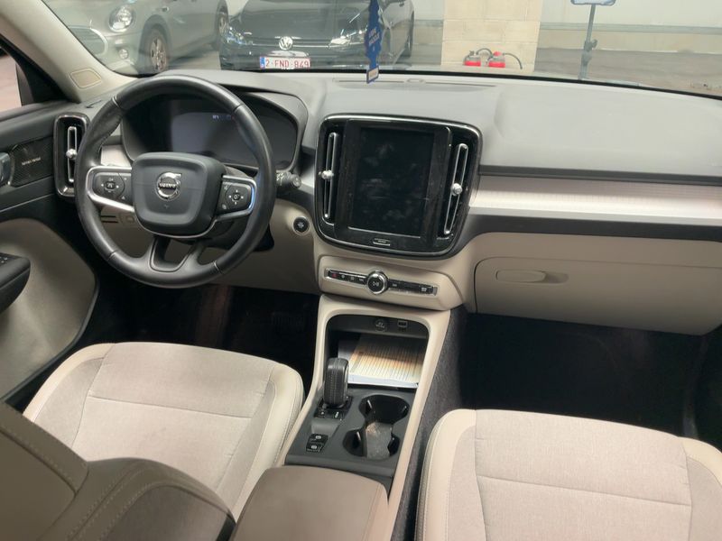 Volvo XC40 2.0 D3 Momentum 2WD — zdjęcie 12