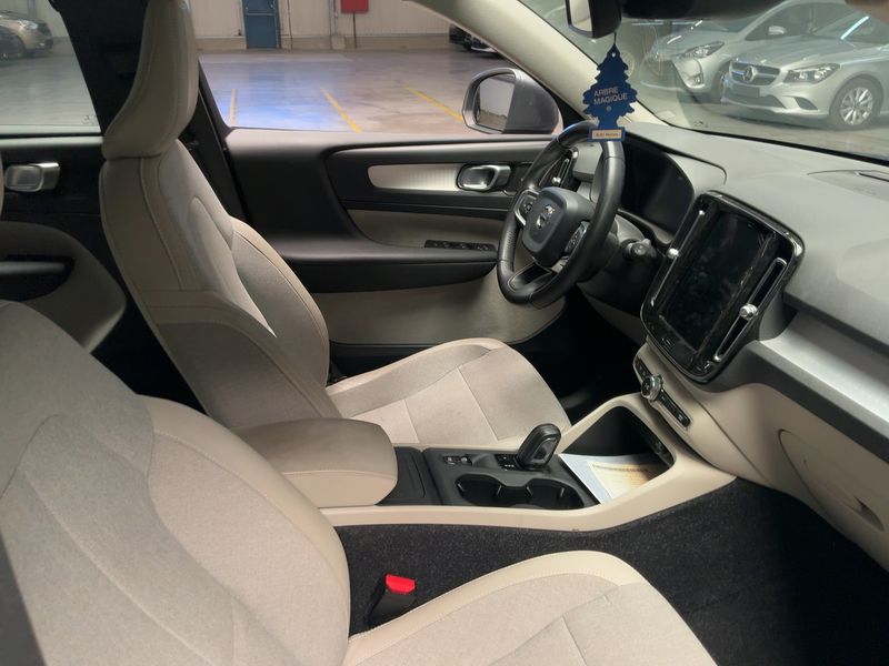 Volvo XC40 2.0 D3 Momentum 2WD — zdjęcie 11
