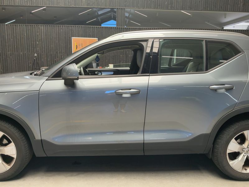 Volvo XC40 2.0 D3 Momentum 2WD — zdjęcie 4