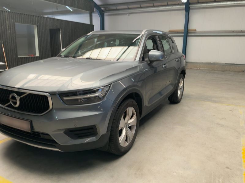 Volvo XC40 2.0 D3 Momentum 2WD — zdjęcie 2