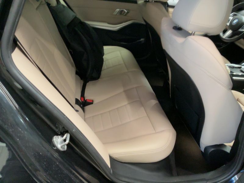 BMW 3er 330e xDrive M Sport 2022 – снимка 19