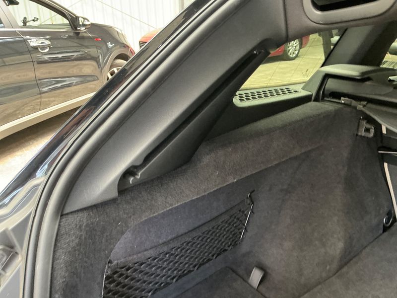 BMW 3er 330e xDrive M Sport 2022 – снимка 26