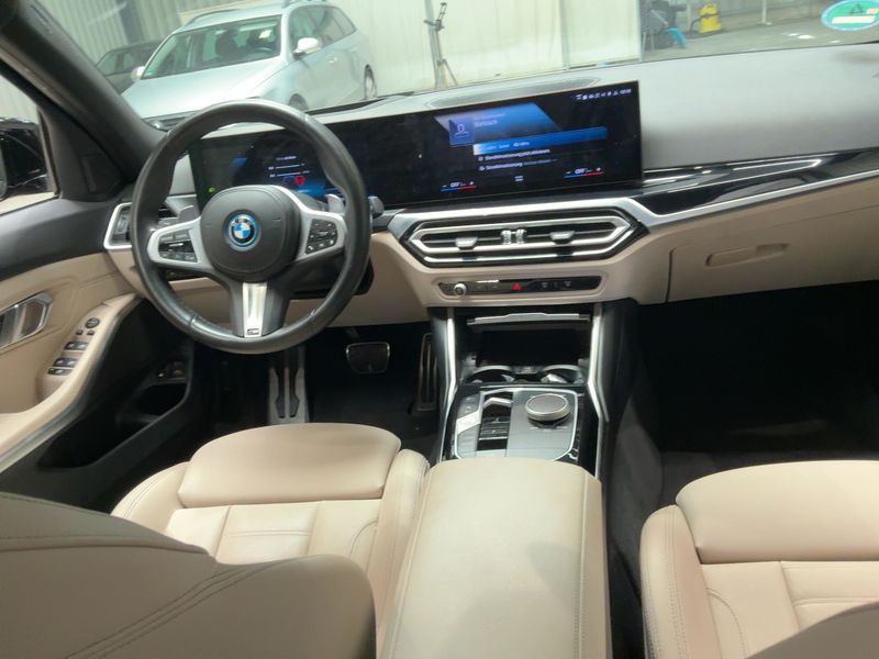 BMW 3er 330e xDrive M Sport 2022 – снимка 17