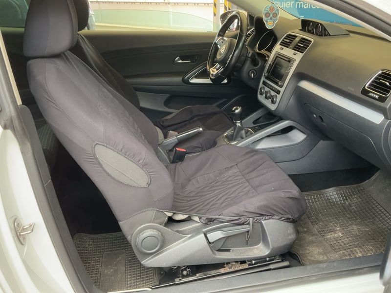 Volkswagen Scirocco 2.0 TSI R-Line BlueMotion Tech — zdjęcie 11