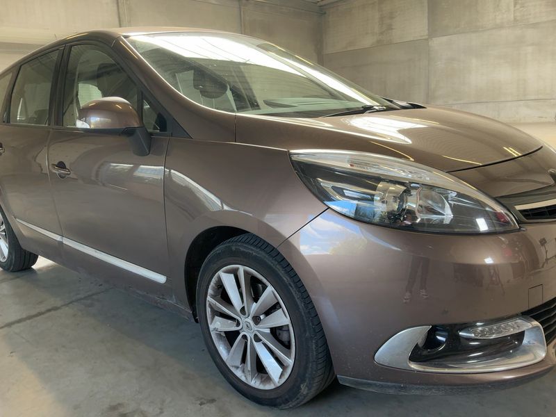 Renault Grand Scenic 1.4 TCe Luxe 2012 – снимка 12
