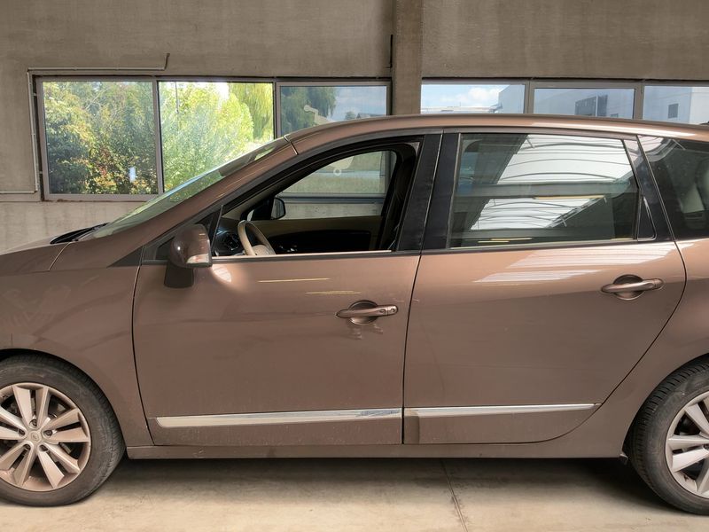Renault Grand Scenic 1.4 TCe Luxe 2012 – снимка 4