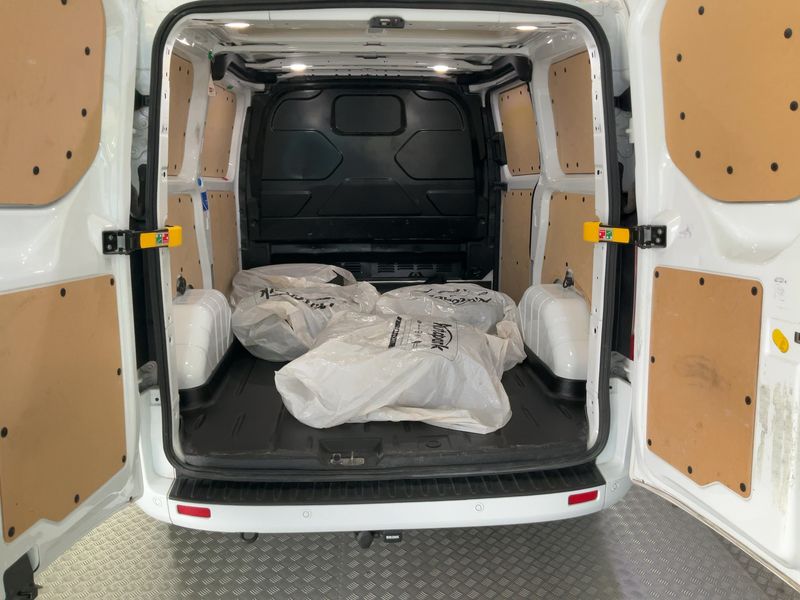 Ford Transit Custom 2.0 TDCi 310 L1 Sport — zdjęcie 10