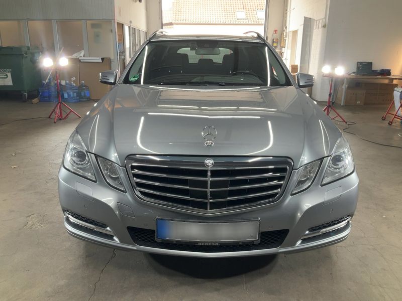 Mercedes-Benz E-Klasse E 220 CDI T BlueEfficiency — zdjęcie 9