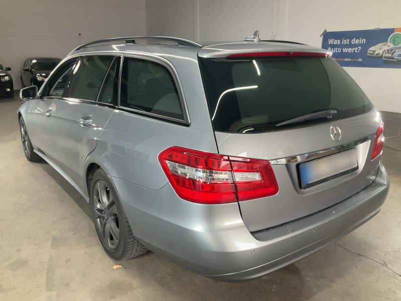 Mercedes-Benz E-Klasse E 220 CDI T BlueEfficiency — zdjęcie 3