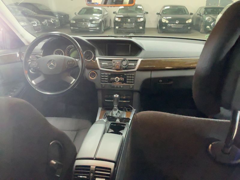 Mercedes-Benz E-Klasse E 220 CDI T BlueEfficiency — zdjęcie 12