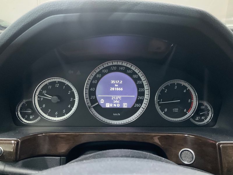 Mercedes-Benz E-Klasse E 220 CDI T BlueEfficiency — zdjęcie 13