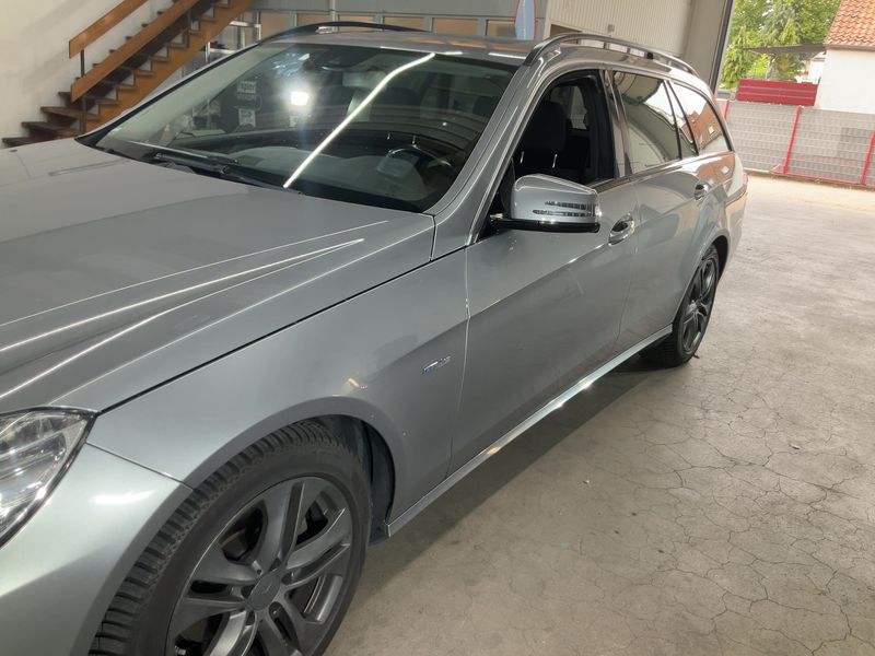 Mercedes-Benz E-Klasse E 220 CDI T BlueEfficiency — zdjęcie 2