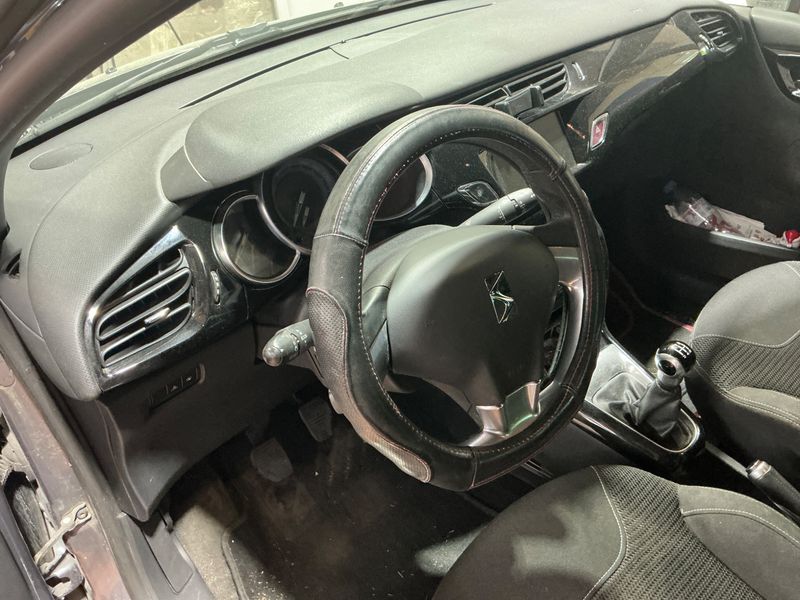 Citroen DS3 1.6 HDi SoChic 2011 – снимка 27