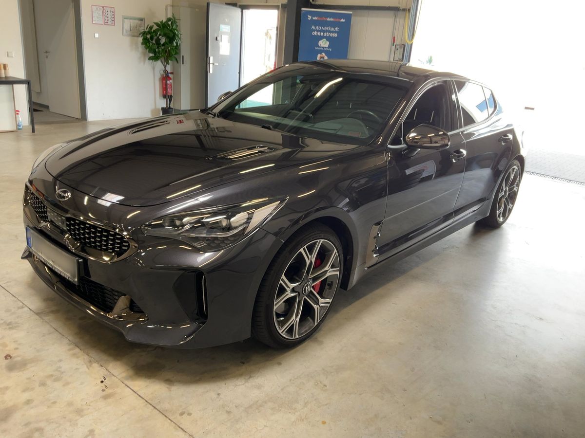 Kia Stinger 2018 — photo 1