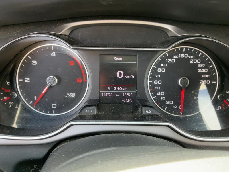 Audi A4 2.0 TDI Attraction — zdjęcie 13