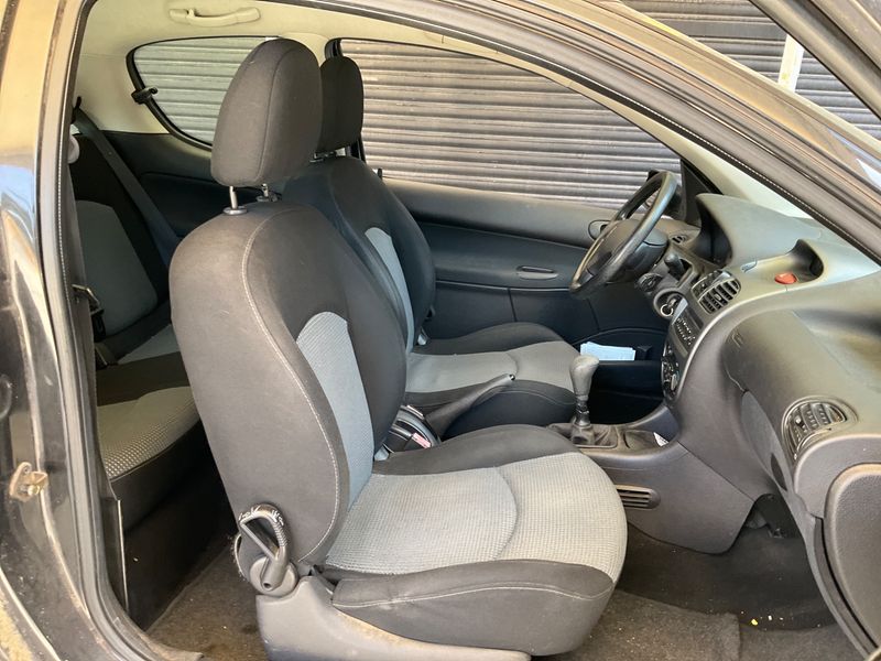 Peugeot 206 1.4 HDi X-Line Refri 2004 – снимка 3