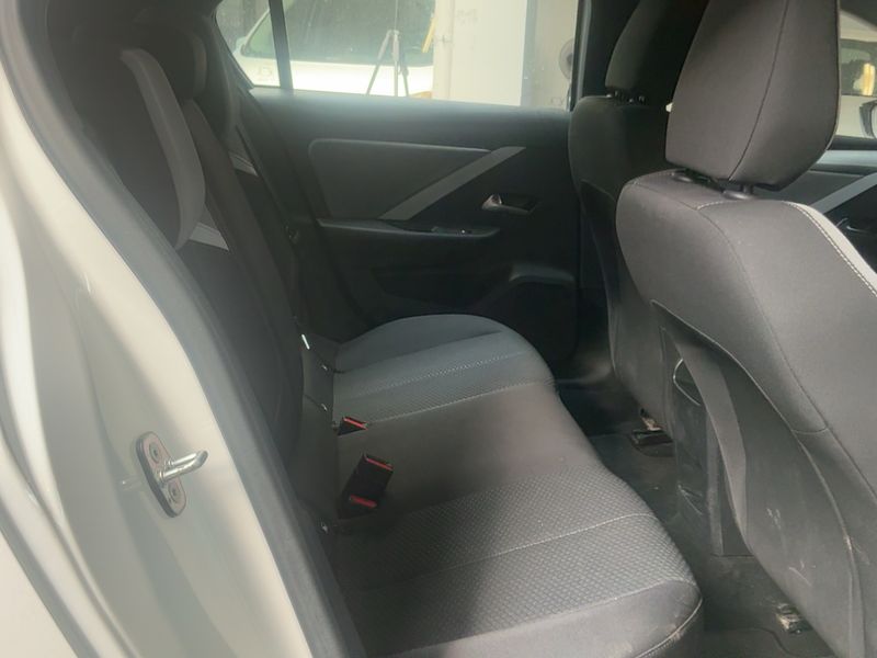 Opel Astra 1.5 CDTI Edition — zdjęcie 14