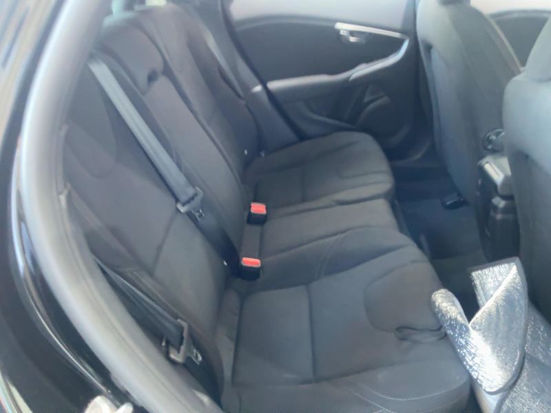 Volvo V40 2.0 D2 Kinetic 2016 – снимка 19