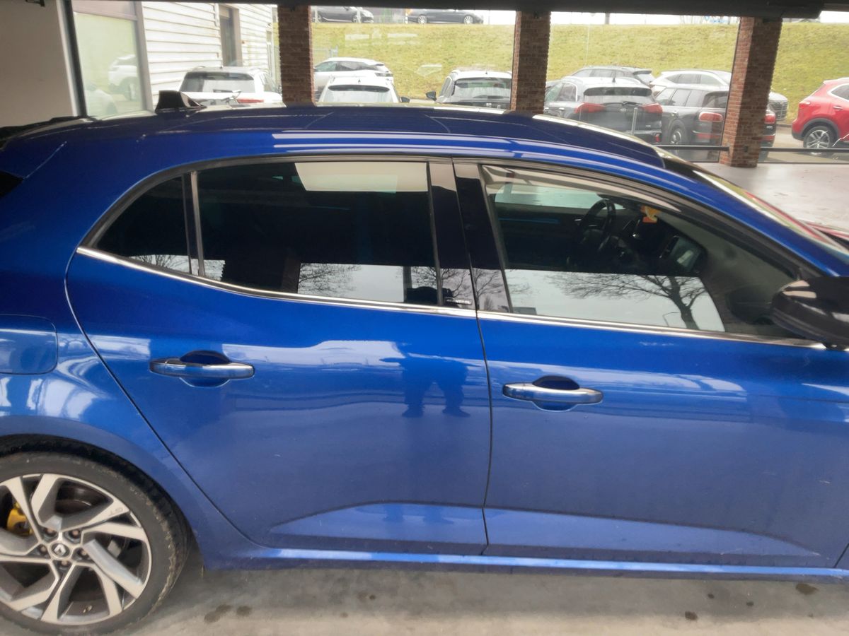 Renault Megane 2017 — photo 11