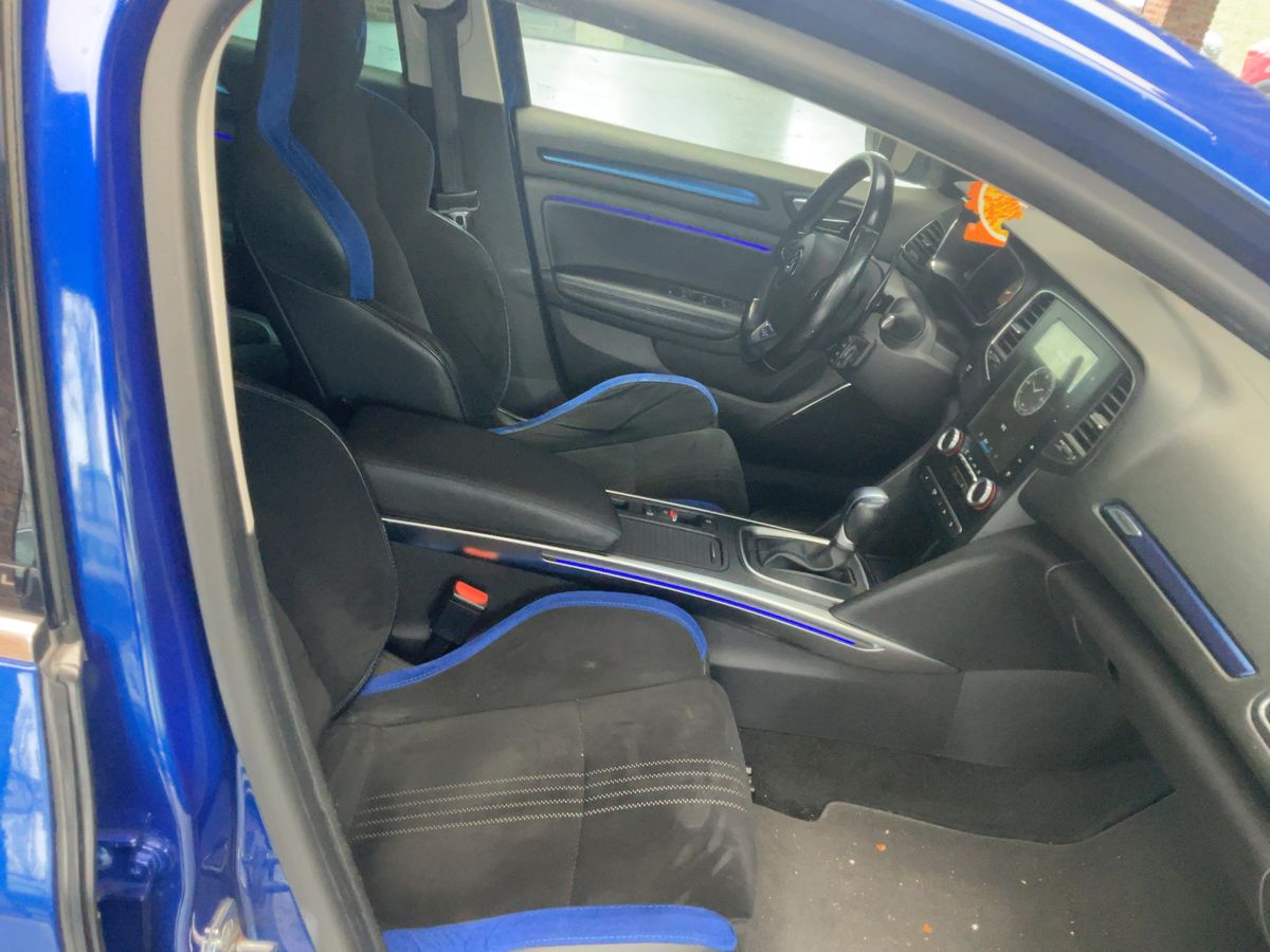 Renault Megane 2017 — photo 17