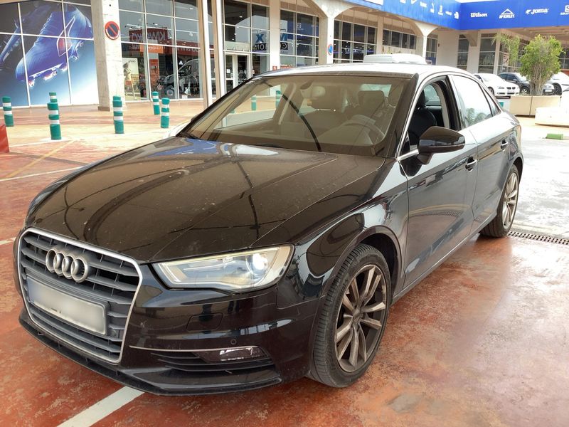 Audi A3 Limousine 1.6 TDI Ambiente 2015 – снимка 1