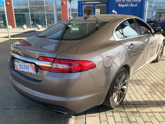 Jaguar XF 2015 — photo 9
