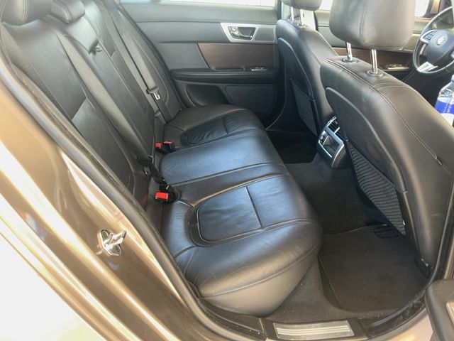 Jaguar XF 2015 — photo 20