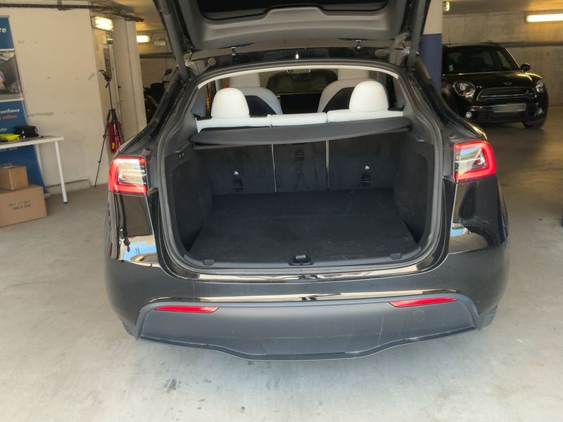 Tesla Model Y Max Range Dual AWD AWD — zdjęcie 10