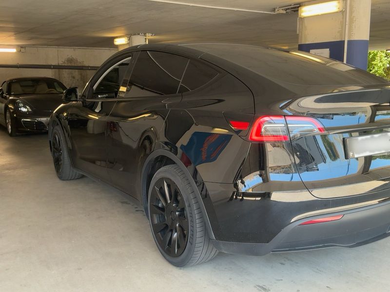 Tesla Model Y Max Range Dual AWD AWD — zdjęcie 3