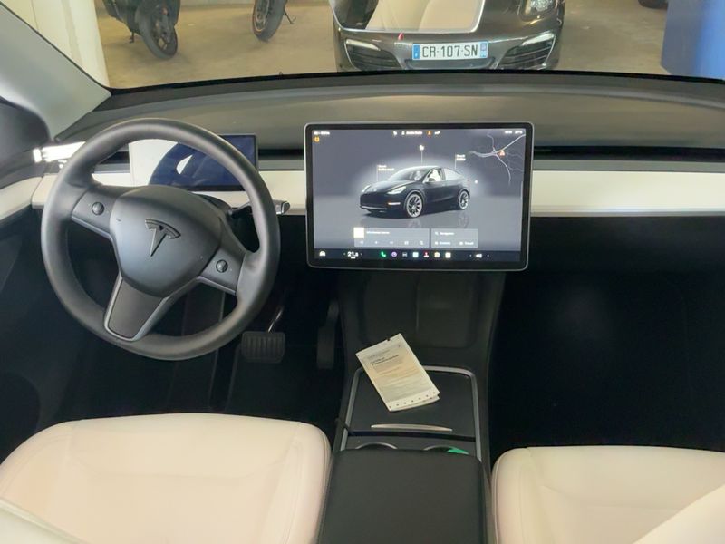 Tesla Model Y Max Range Dual AWD AWD — zdjęcie 12