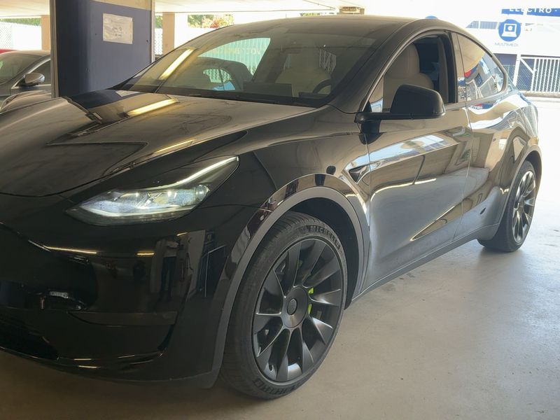 Tesla Model Y Max Range Dual AWD AWD — zdjęcie 2