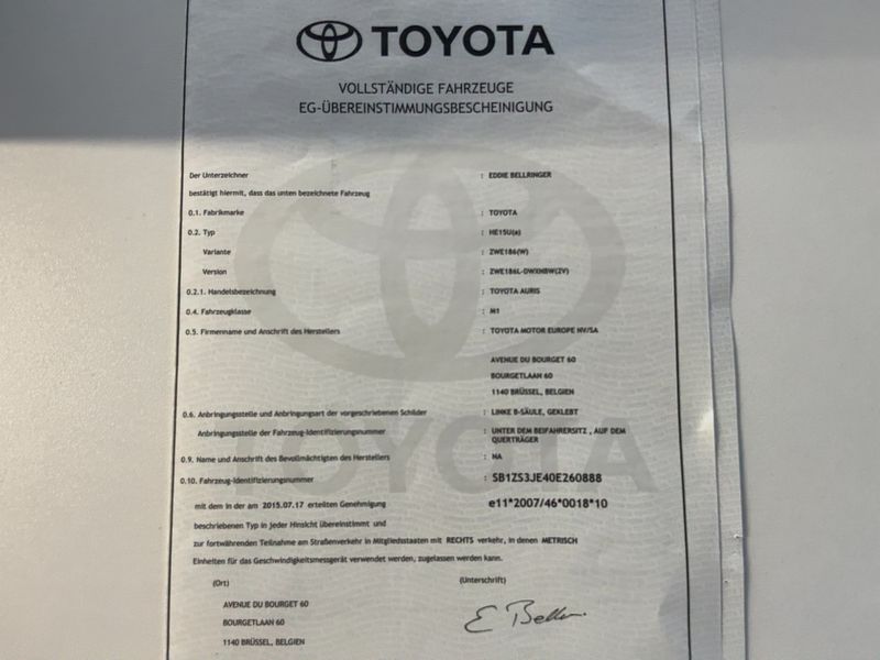 Toyota Auris Touring Sports 1.8 Hybrid Edition-S — zdjęcie 16