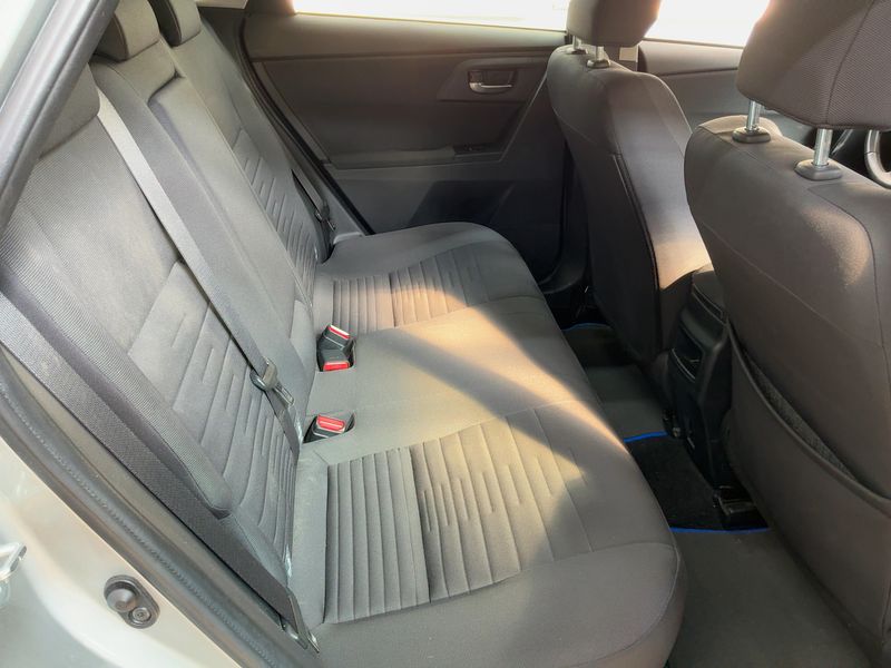 Toyota Auris Touring Sports 1.8 Hybrid Edition-S — zdjęcie 14