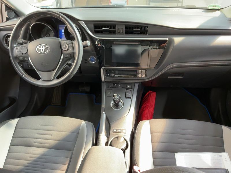 Toyota Auris Touring Sports 1.8 Hybrid Edition-S — zdjęcie 12
