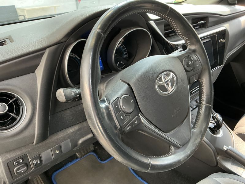 Toyota Auris Touring Sports 1.8 Hybrid Edition-S 2016 – снимка 28