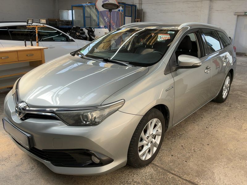 Toyota Auris Touring Sports 1.8 Hybrid Edition-S