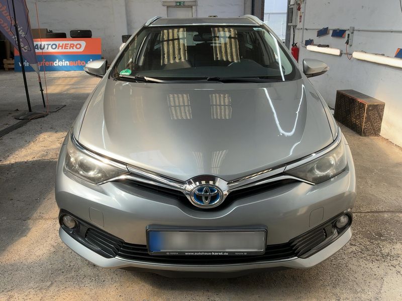 Toyota Auris Touring Sports 1.8 Hybrid Edition-S — zdjęcie 9